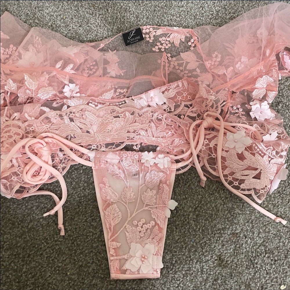 J Lorraine Two-Piece set 💕